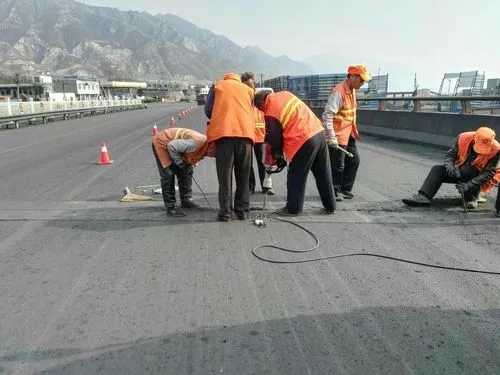 威宁道路桥梁病害治理